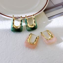 Thumbnail Pinkdudu Thời Trang Đơn Giản Retro Hình Chữ U Bông Tai Nhựa Cổ Điển Hồng Kông Thiết Kế Phong Cách Có Khóa Tai Cho Nữ PD2134 3