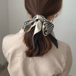 Thumbnail Khăn Lụa Khổ Nhỏ Xinh Xắn JAPANSILK, đa dạng mẫu mã cao cấp, sang trọng 3