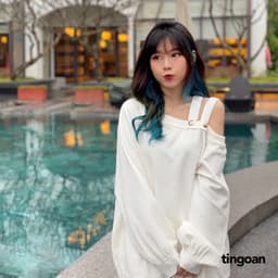 Thumbnail TINGOAN® - Áo len xù lệch vai dáng rộng trắng RUNAWAY SWEATER/WH 4