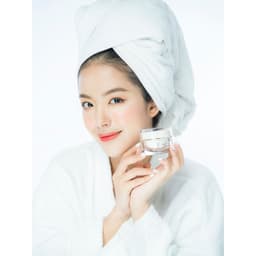 Thumbnail (Dạng gói date 5/2025) Kem Dưỡng Trắng Da Mặt Ban Đêm Ngừa Lão Hóa Da RIORI HANA NIGHT CREAM 1.5g 2