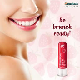 Thumbnail Son Dưỡng Môi Chiết Xuất Dâu Tây (Bóng, Mịn Môi) Himalaya Strawberry Shine Lip Care 4.5gm 4