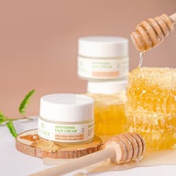 Thumbnail Bigsize Kem dưỡng trắng da mặt chiết xuất sữa ong chúa Truesky Whitening Face Cream 30g 2
