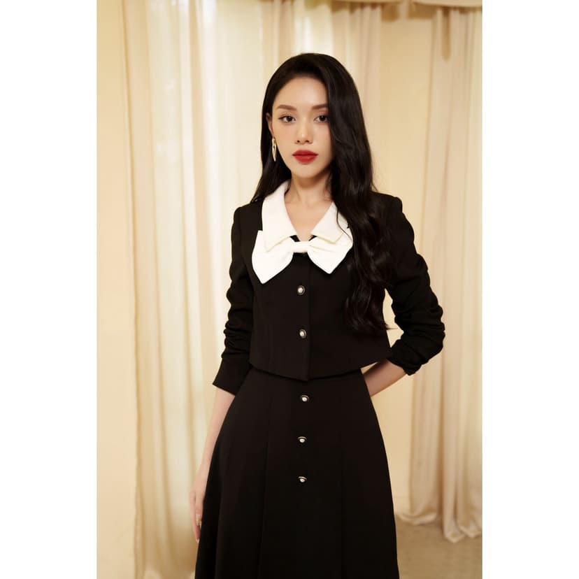 Ảnh De Leah - Áo Croptop Nơ Cổ & Chân Váy Midi Cúc Trước - Thời Trang Thiết Kế 1