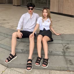 Thumbnail Giày Sandal Nam Nữ Genki Màu Đen Quai Chéo Thời Trang Chính Hãng YK279 1