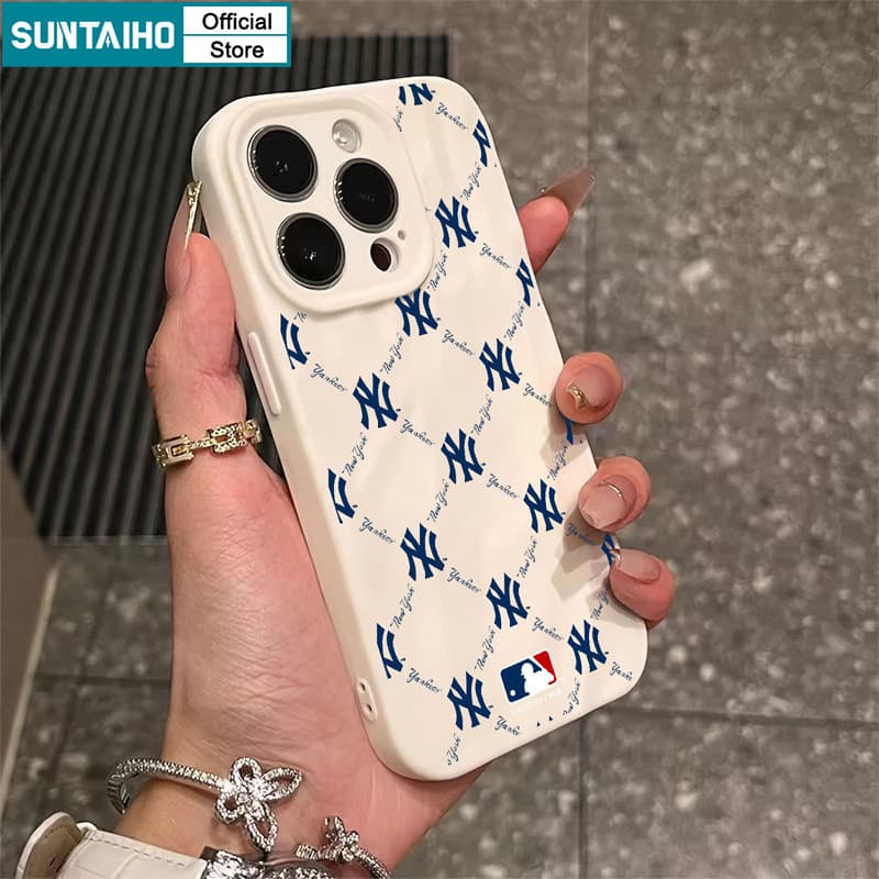 Ảnh Suntaiho Ốp Lưng iPhone Đẹp Thời Trang Độc Đáo Chữ Lưới Họa Tiết Ốp điện thoại Silicon Mềm Cao Cấp Chống Sốc Cho Iphone 16 15 14 13 12 11 Pro Max IP 7 8 Plus Iphon X Xs XR Xs Max Hàn quốc Ốp Lưng 1