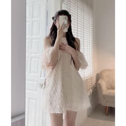 Thumbnail Váy hở vai Glandie Lông vũ, kim tuyến thiết kế cổ yếm, tay bồng. 2