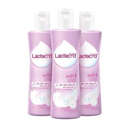 Thumbnail Bộ 3 chai Dung Dịch Vệ Sinh Phụ Nữ Lactacyd Lactacyd Soft & Silky Dưỡng Ẩm 250ml/chai 3