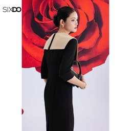 Thumbnail Đầm đen bút chì tay lỡ phối vạt SIXDO (Black Woven Pencil Dress With Flower) 2