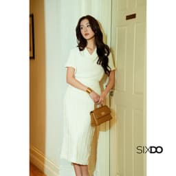 Thumbnail Áo nữ kem đậm cổ đổ SIXDO (Dark Cream V-Neck Woven Top) 1