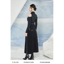 Thumbnail Áo thun đen cutout vai khóa trước thiết kế Elise EF2409021TLKCBK 2
