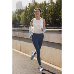 Thumbnail Găng cánh tay chạy bộ chống tia cực tím Kiprun xanh dương DECATHLON 8873244 4