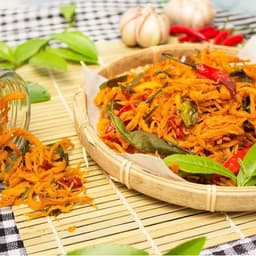 Thumbnail Khô gà lá chanh Trạm ngọt Yumi đồ ăn vặt thịt xé sợi thơm ngon 3