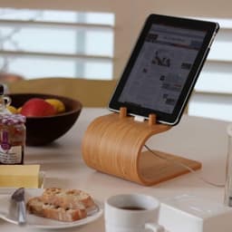 Thumbnail Giá đỡ Ipad gỗ uốn cong Plyconcept Ipad Stand Cook Pad 2