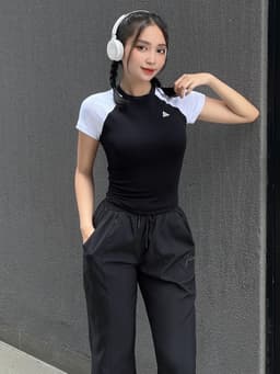 Thumbnail Bộ đồ tập thể thao Fitme áo thun Raglan Đen - Trắng quần jogger Đen 1