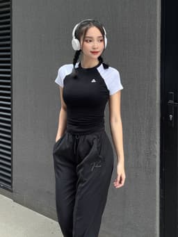 Thumbnail Bộ đồ tập thể thao Fitme áo thun Raglan Đen - Trắng quần jogger Đen 2