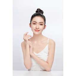 Thumbnail Sữa rửa mặt làm sáng da KOJIESAN 100gr 3
