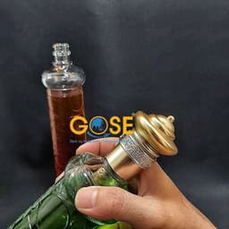 Thumbnail Chai rượu thủy tinh GOSE họa tiết vân rồng trụ cao nắp nhựa hình tháp màu đồng 1