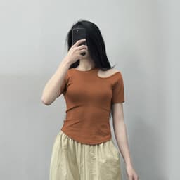 Thumbnail Áo Thun Cộc Tay nữ Khoét Vai Gladimax F89, Áo Hở Vai cá tính, chất thun cotton mềm mại 3