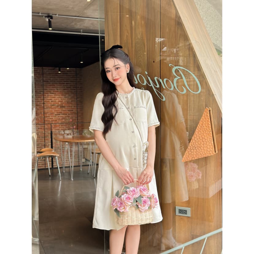 Ảnh Váy bầu Grace Dress phối cổ sen, đính hạt, chân váy xếp ly, kiểu dáng suông, basic thiết kế BY L'AMME 3
