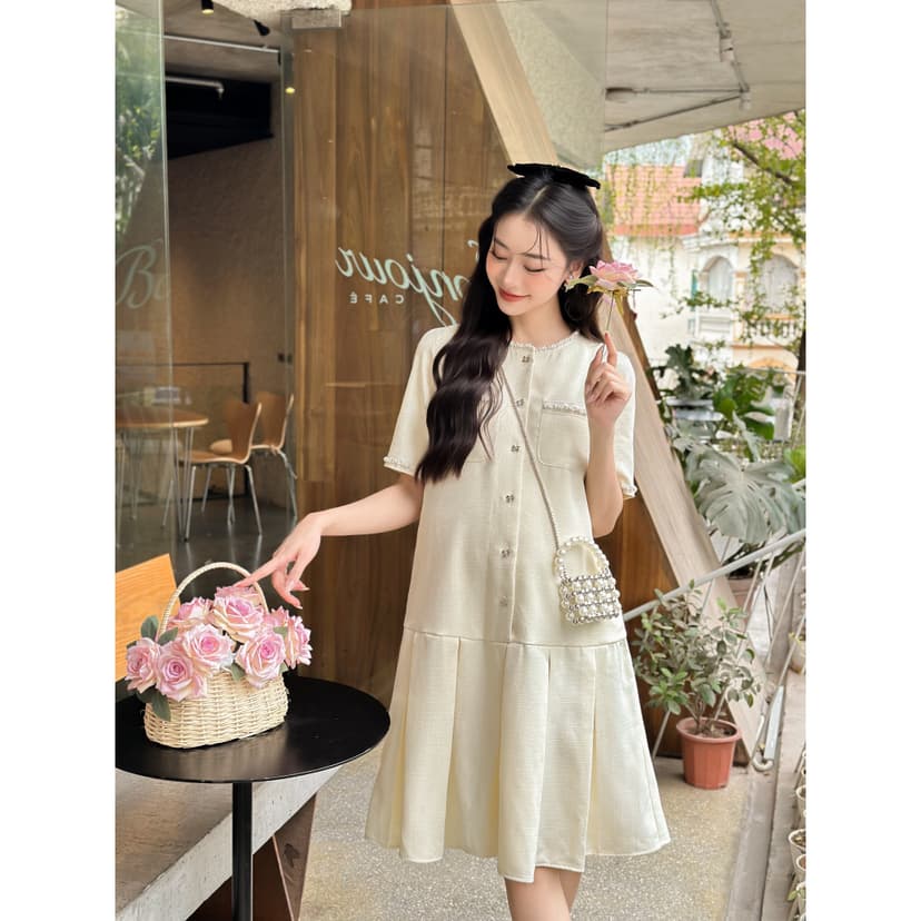 Ảnh Váy bầu Grace Dress phối cổ sen, đính hạt, chân váy xếp ly, kiểu dáng suông, basic thiết kế BY L'AMME 2