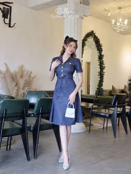 Thumbnail Đầm thiết kế công sở denim cổ danton viền chỉ thắt eo nút trước Callene (CC327) 2