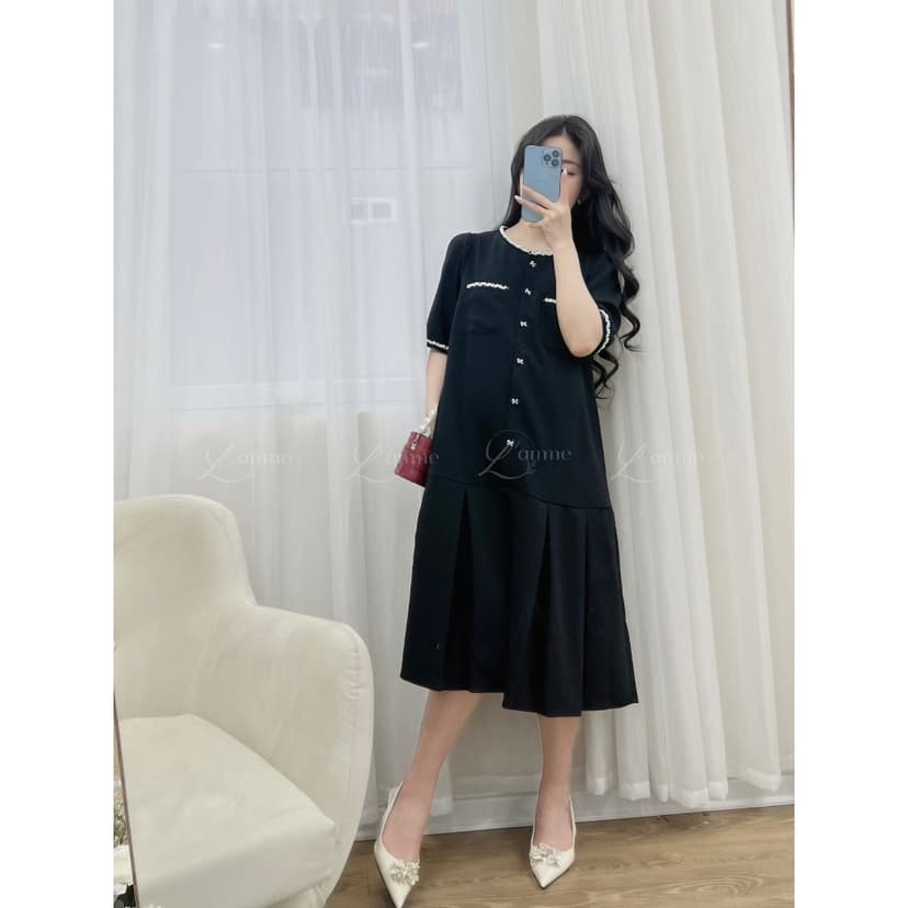 Ảnh Váy bầu Grace Dress phối cổ sen, đính hạt, chân váy xếp ly, kiểu dáng suông, basic thiết kế BY L'AMME 4