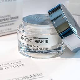 Thumbnail Kem dưỡng kiểm soát dầu mụn Oily Skin Emulsion 2
