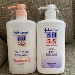 Thumbnail Sữa Tắm Johnson PH 5.5 Cho Người Lớn Dưỡng Ẩm Mịn Màng 750ml 1