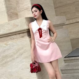 Thumbnail Đầm sát nách màu hồng phối cổ sơ mi viền ren đính nơ dáng ngắn SERENA - Simple Twist 3