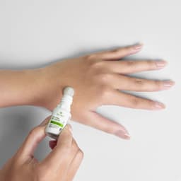 Thumbnail Bộ sản phẩm dành cho da mụn Truesky gồm 1 tinh chất chấm mụn tràm trà 10ml + 1 gel rửa mặt ngừa mụn rau má 50g 3