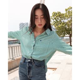 Thumbnail TheBlueTshirt - Áo sơ mi kẻ sọc dài tay phom rộng cho nữ - New Pocket Oversize Shirt - Women 4