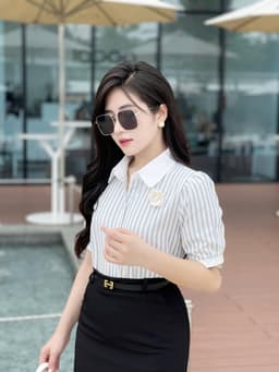 Thumbnail Áo sơ mi nữ kẻ ngắn tay cổ đức cài hoa  chất vải nhập Hàn Evalover 2