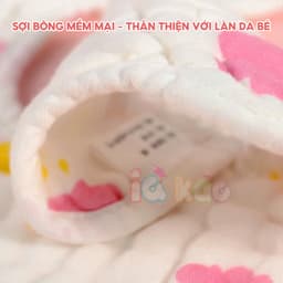 Thumbnail Yếm Cổ Tròn Muslin IQKAO Vải Xô 100% Cotton, Thấm Hút Tốt, Thoáng Mát, Có Nút Điều Chỉnh Tiện Lợi Cho Bé 2