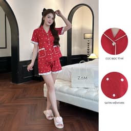 Thumbnail BỘ MẶC NHÀ SHE BY ZAM - TCDA74 - BỘ NGẮN TAY QUẦN ĐÙI CHẤM BI ĐỎ TÚI NƠ 1