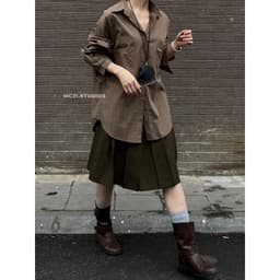Thumbnail Áo sơ mi trơn tag da nhỏ ở ngực oversize chất cotton tự nhiên xịn mềm mát MC21.studios a4332 3