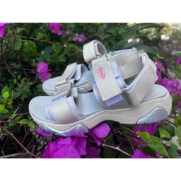Thumbnail Sandal Shondo nữ Girly quai thun màu xám be GIM2520 3