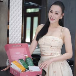 Thumbnail Dầu Gội Thảo Dược Hà Thủ Ô 2in1 Cỏ Cây Hoa Lá 420g - Giảm Gãy Rụng, Dưỡng Tóc Chắc Khỏe 2