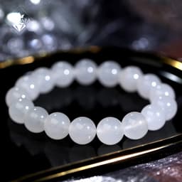 Thumbnail Vòng tay Chalcedony trắng ngọc ngà Madagascar MYPAPA - Bình An Trọn Đời 1