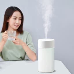 Thumbnail Máy phun sương tạo ẩm cầm tay Fujihome HM01 thiết kế hình trụ , nhỏ gọn vừa lòng bàn tay 3