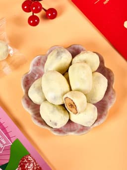 Thumbnail COMBO 5 TÚI Sữa Bọc Táo Đỏ Hạt Hạnh Nhân Thượng Hạng - Táo Đỏ Tân Cương Kẹp Hạt Ngon Khó Cưỡng 1