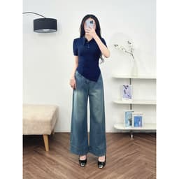 Thumbnail Áo Thun Nữ 𝐂𝐂𝐇𝐀𝐓 Dáng Ôm Nẹp V Lệch Gấu Vát Chất Liệu Co Giãn 4 Chiều 15TNC2002OT 3