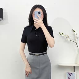 Thumbnail Áo Thun Nữ 𝐂𝐂𝐇𝐀𝐓 Dáng Ôm Nẹp V Lệch Gấu Vát Chất Liệu Co Giãn 4 Chiều 15TNC2002OT 2