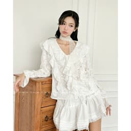 Thumbnail TUBYCATU | Luna Ruffle White Top 3