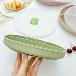 Thumbnail Khay Ăn Dặm 4 Ngăn Hình Oval KidsWorld Chất Liệu Silicon Cao Cấp Có Đế Hít Chống Đổ Cho Bé 2