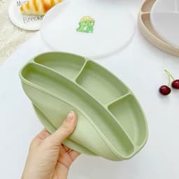 Thumbnail Khay Ăn Dặm 4 Ngăn Hình Oval KidsWorld Chất Liệu Silicon Cao Cấp Có Đế Hít Chống Đổ Cho Bé 3