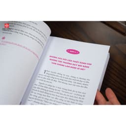 Thumbnail Sách - Con không cần hoàn hảo, con chỉ cần tự tin - Đinh Tị Books 2