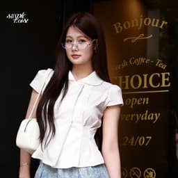Thumbnail Áo sơ mi nữ cổ sen tay nhí Hàn Quốc màu trắng năng động Little Miss Blouse đi cà phê - Simple Twist 1