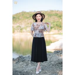 Thumbnail Đầm xòe trung niên cho mẹ - Cổ vuông tim kết nút tay loe - Trắng hoa nâu - TTV1863 1