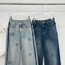 Thumbnail Quần Jean Nữ 𝐂𝐂𝐇𝐀𝐓 Dáng Suông Rosie Dập Hoa Nổi Chất Liệu Jeans Cao Cấp 15GDJ2012ST 3