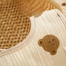 Thumbnail Yếm chống thấm chữ U Kidsworld vải muslin an toàn cho bé, Yếm cổ vuông muslin chống thấm cho bé 4